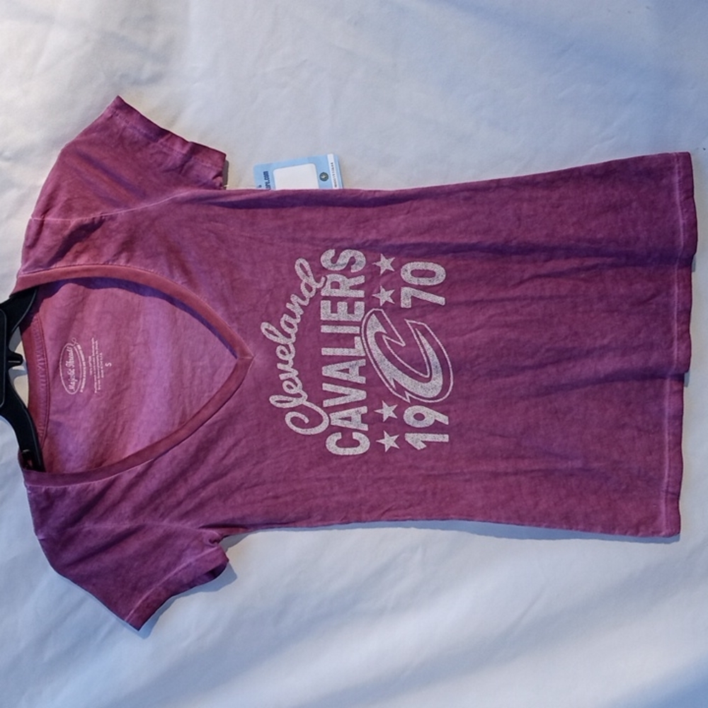 Majestic Threads t-shirt size small